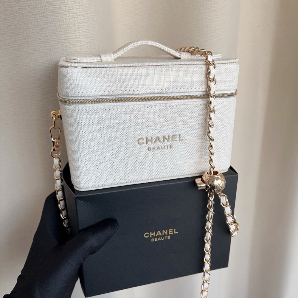 GWP Chanel Beauté Cream and Gold Cosmetic W/BOX Case*Please read Description*